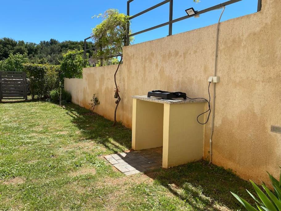 Apartments Punta Premantura Exterior photo